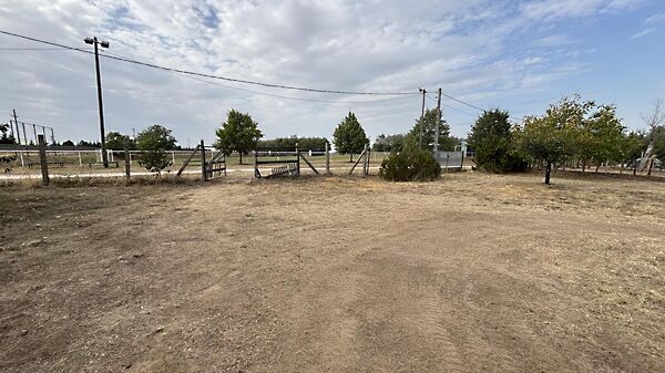 Eladó földterület Dad