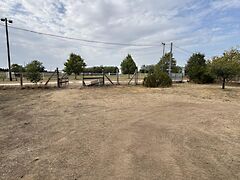 Eladó földterület Dad