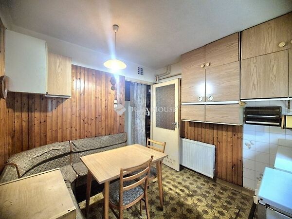 Eladó ház Budapest, III. kerület