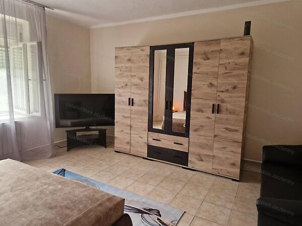 Eladó ház Jászszentandrás