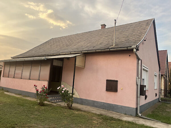 Eladó ház Nagyhegyes