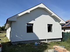 Eladó ház Győrújbarát