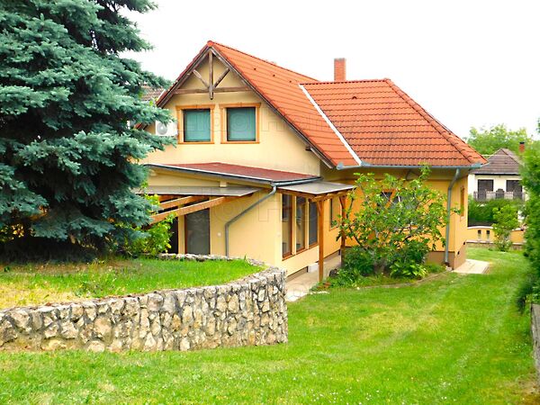 Eladó ház Alsópáhok