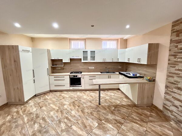 Eladó ház Nagylózs