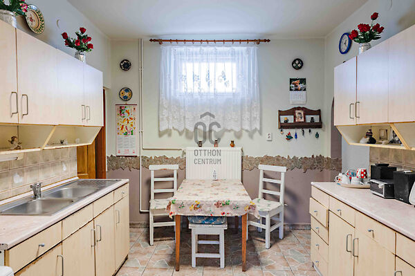 Eladó ház Lesencetomaj