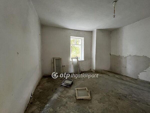 Eladó lakás Szécsény