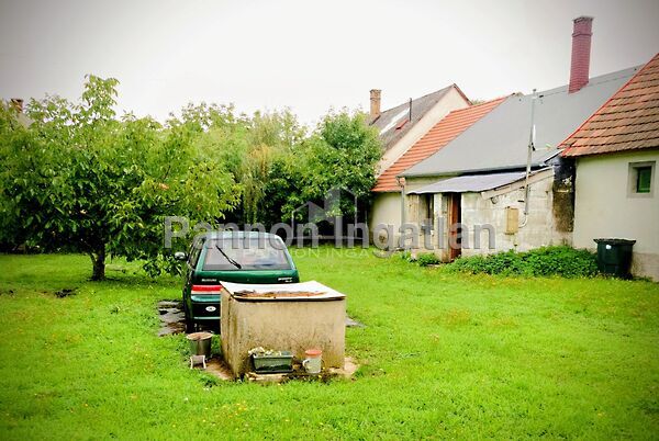 Eladó földterület Mencshely