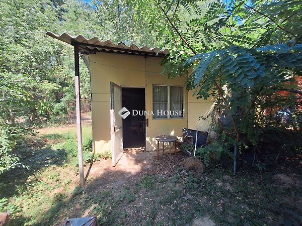 Eladó földterület Sé