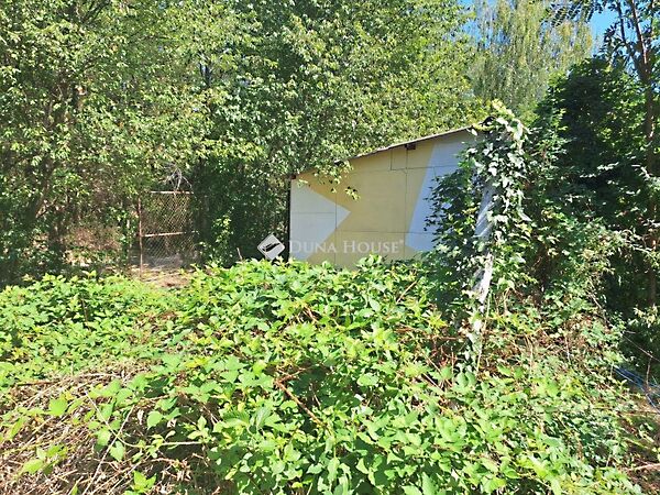 Eladó földterület Sé