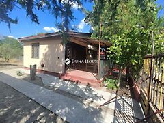 Eladó nyaraló Lakitelek