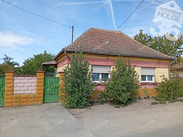 Eladó ház Akasztó