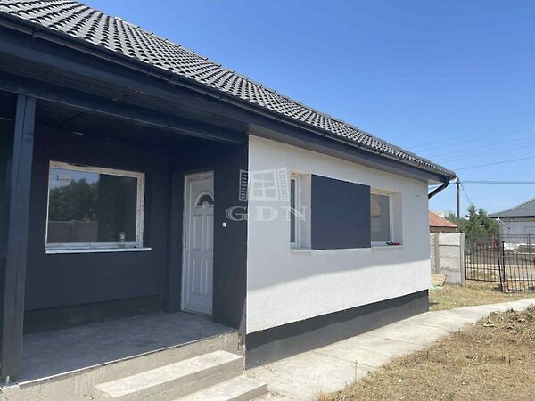 Eladó ház Örkény