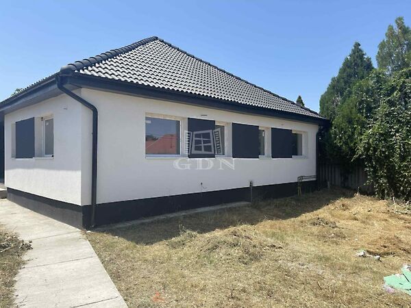 Eladó ház Örkény