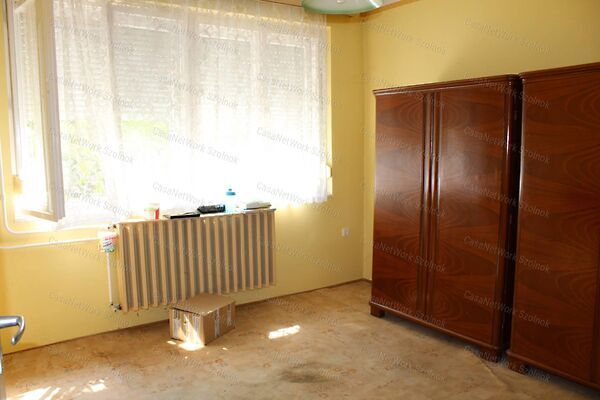 Eladó ház Szolnok, Szandaszőlős