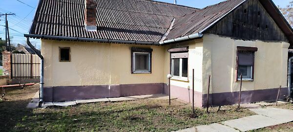 Eladó ház Tiszaföldvár