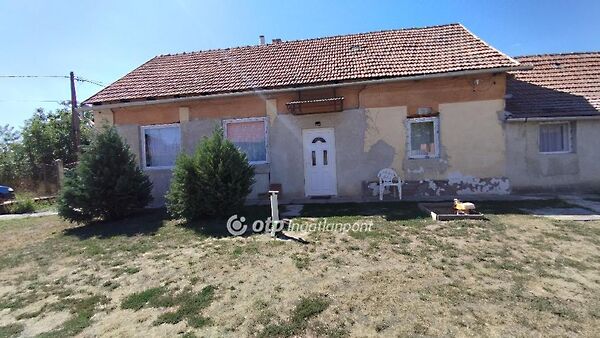 Eladó ház Alattyán