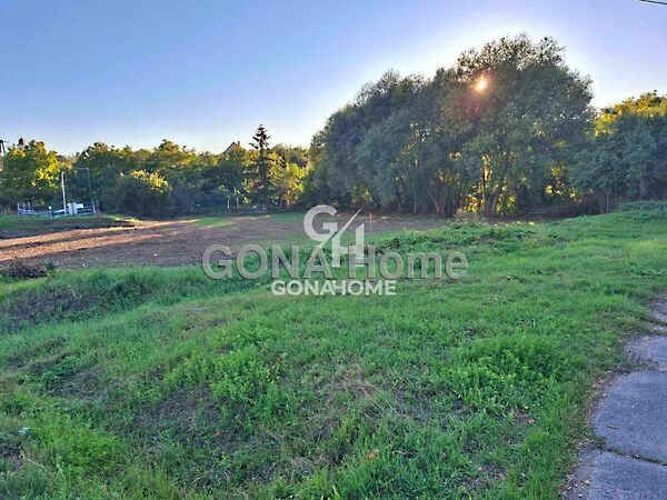 Eladó földterület Öskü