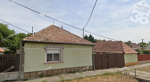 Eladó ház Lajosmizse
