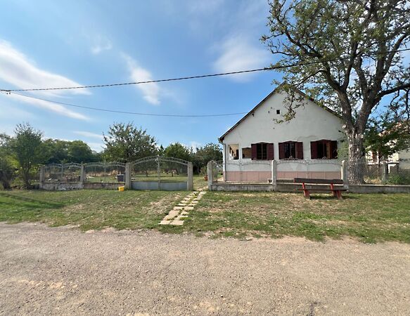 Eladó ház Geresdlak