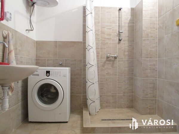 Eladó ház Érsekvadkert