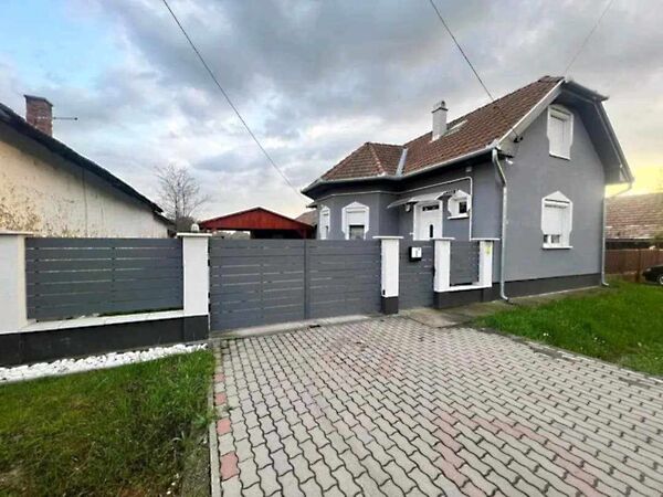 Eladó ház Kenderes