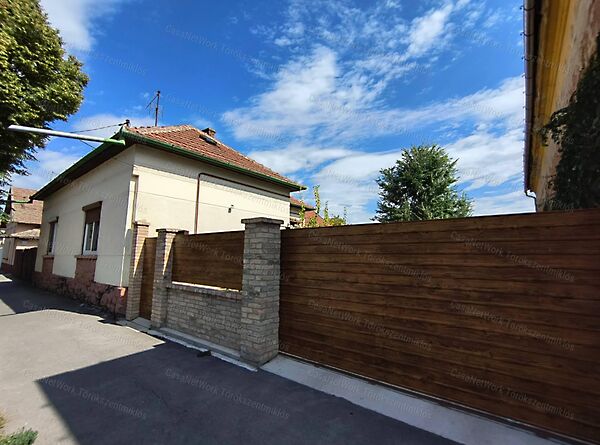 Eladó ház Törökszentmiklós, Városközpont