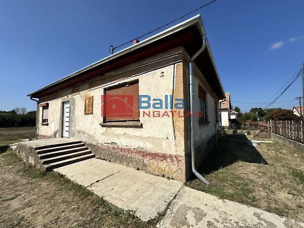 Eladó ház Dánszentmiklós