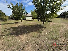 Eladó földterület Pázmándfalu