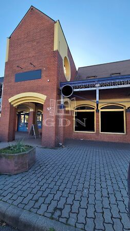 Eladó üzleti Dunaújváros