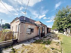 Eladó ház Naszály