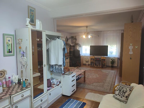 Eladó ház Naszály