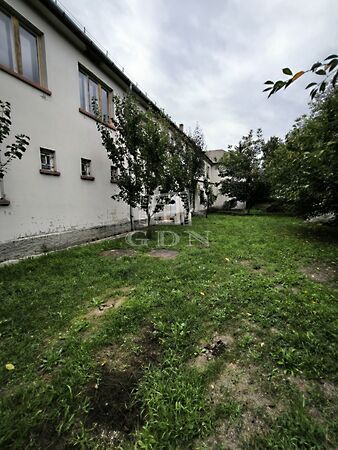 Eladó iroda Váchartyán