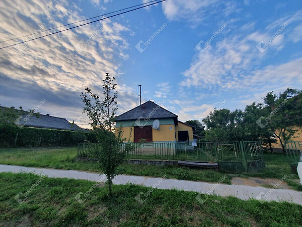 Eladó ház Kálmáncsa