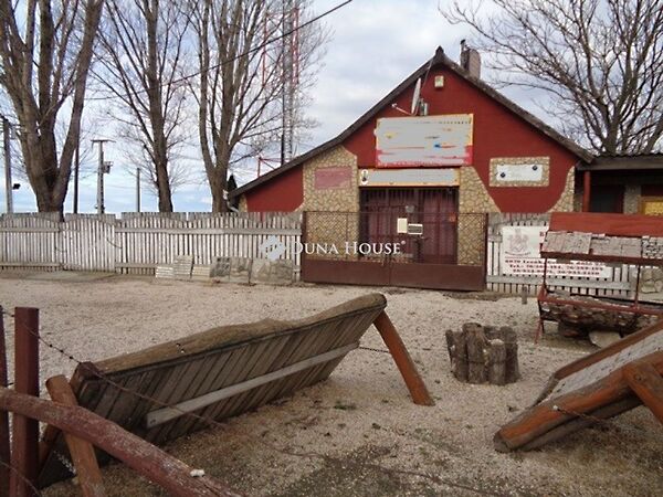 Eladó üzleti Izsák