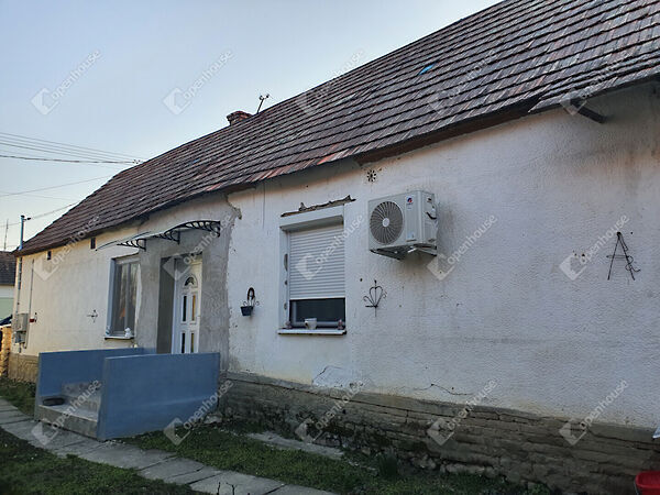 Eladó ház Lakócsa