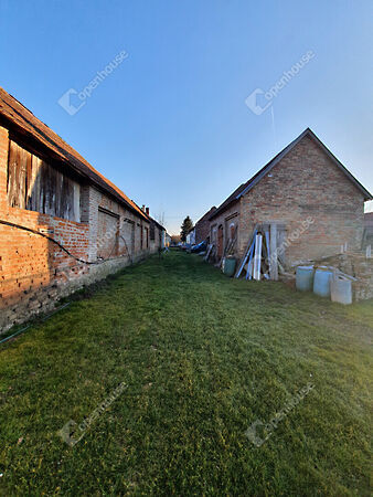 Eladó ház Lakócsa