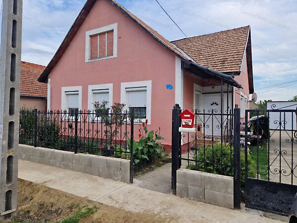 Eladó ház Tarnaörs