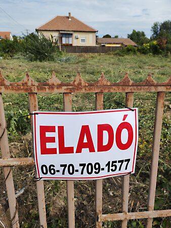 Eladó földterület Rakamaz