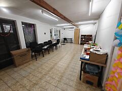 Kiadó üzleti Pécel