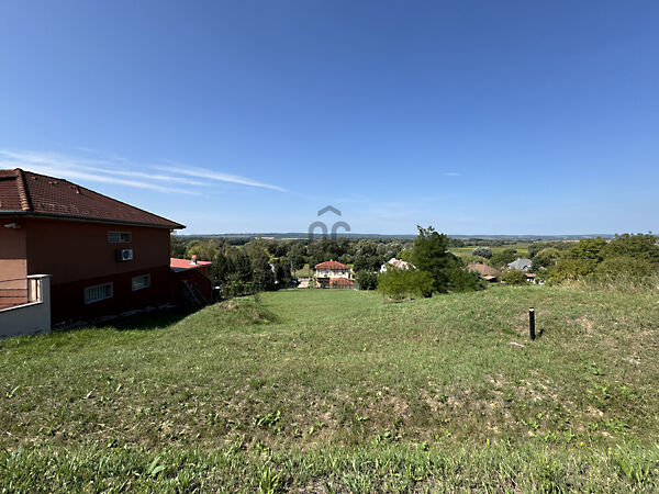 Eladó földterület Újudvar