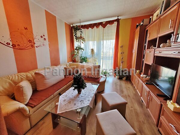 Eladó lakás Hajmáskér