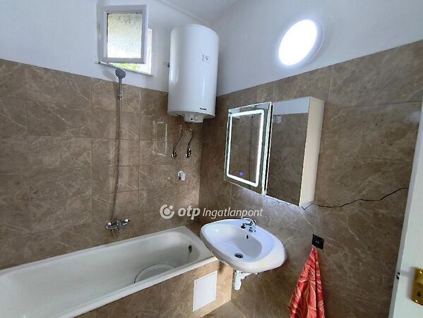 Eladó ház Köröstarcsa