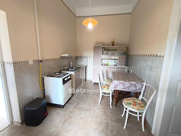 Eladó ház Köröstarcsa