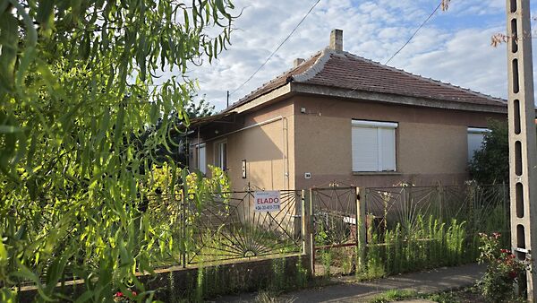 Eladó ház Taktaszada