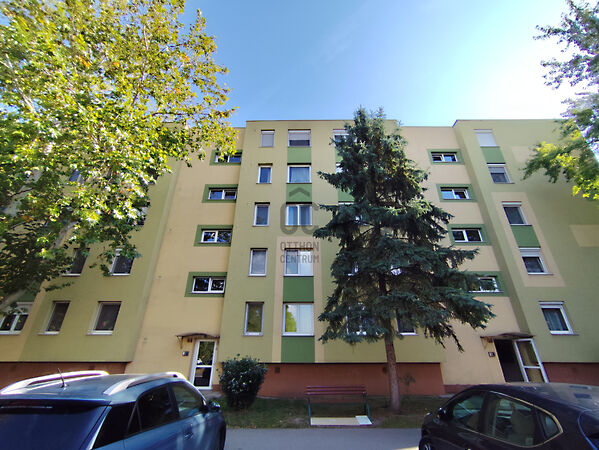 Eladó lakás Pétfürdő