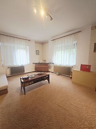 Eladó ház Máriakálnok