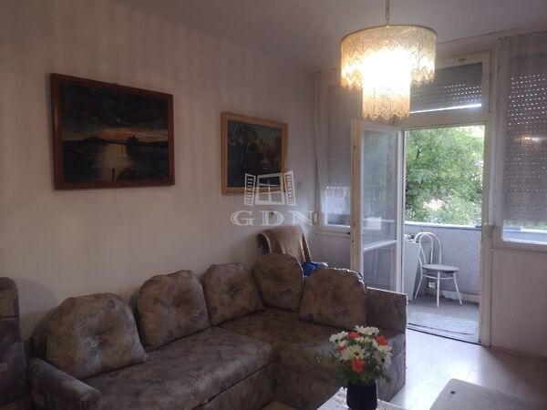 Eladó lakás Cegléd