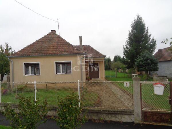 Eladó ház Magyarszecsőd