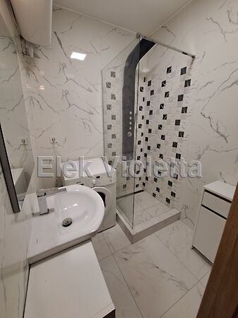 Eladó lakás Martfű