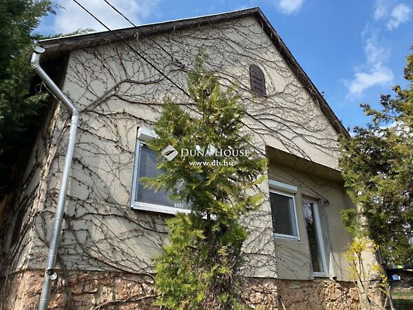 Eladó ház Szár